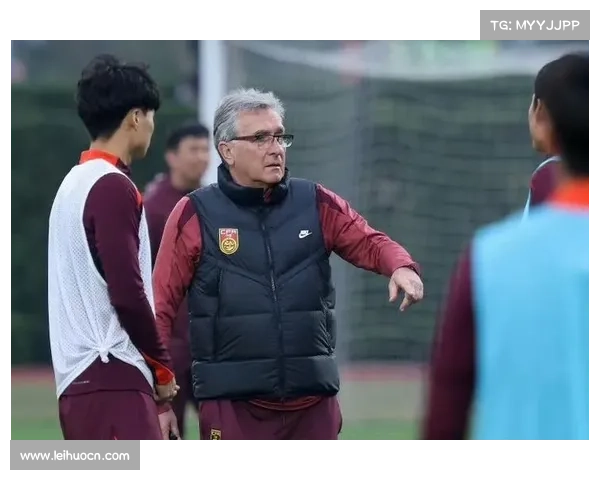 前国足主帅伊万科维奇现场观战世欧预克罗地亚对捷克比赛精彩瞬间