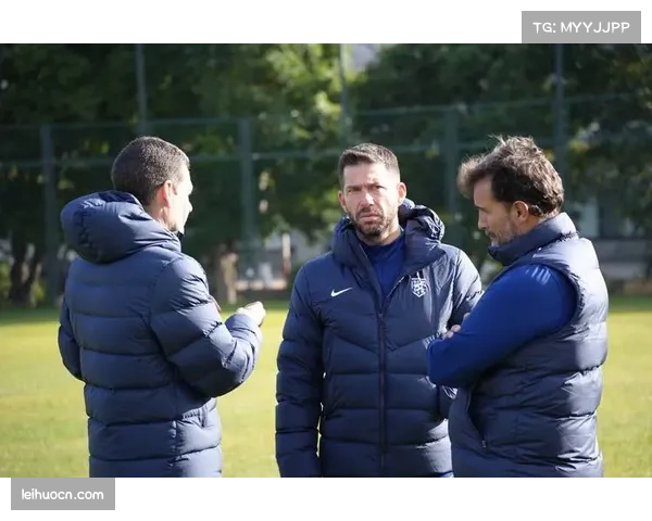 武汉三镇墨西哥主帅莫拉首秀 球队战术风格面临重新塑造